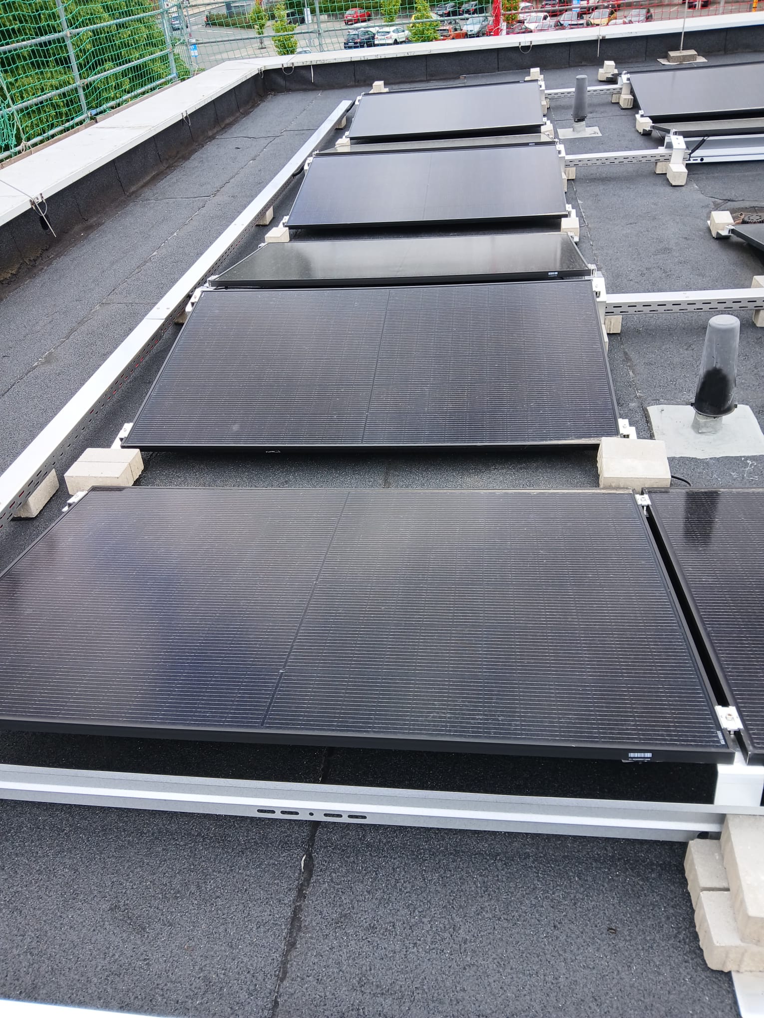 Bereit zur Inbetriebnahme – Photovoltaik-Montage der Elektrotechnik H.A.K. GmbH